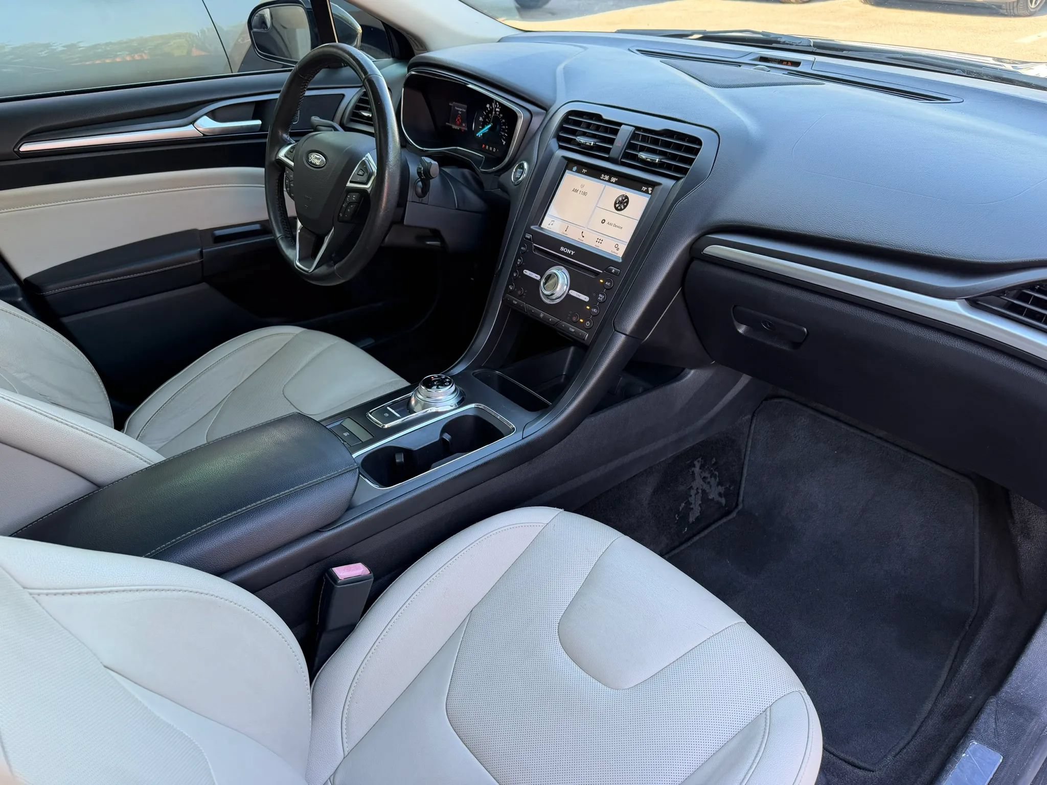 Used 2017 Ford Fusion Titanium FWD image 20
