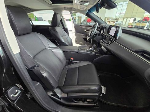 New 2025 Lexus ES 350 image 11
