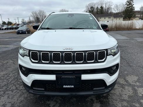 Used 2023 Jeep Compass Latitude image 9