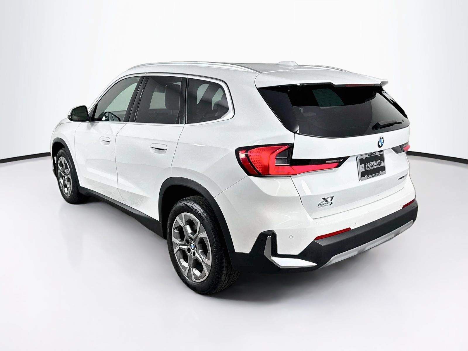 Used 2023 BMW X1 xDrive28i w/ Convenience Package AWD/4WD image 5