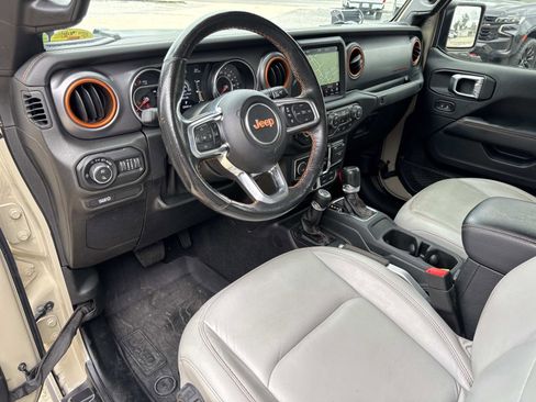 Used 2020 Jeep Gladiator Mojave AWD/4WD image 17