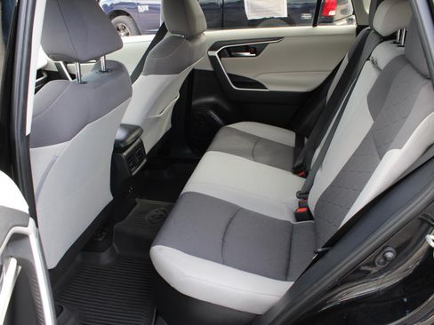 Used 2020 Toyota RAV4 XLE w/ Convenience Package AWD/4WD image 17