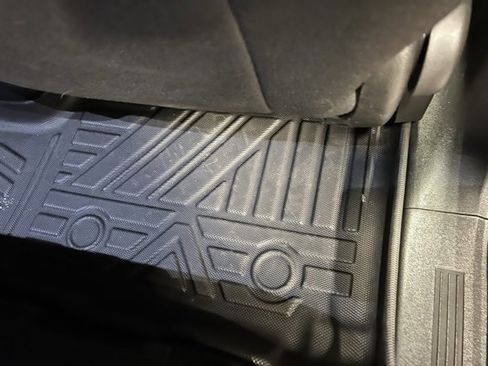 Used 2022 Chevrolet Equinox LT image 24