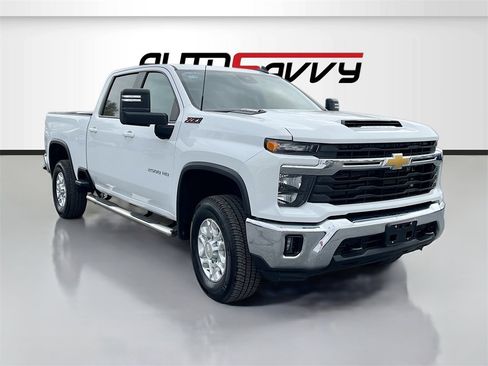 Used 2024 Chevrolet Silverado 2500 LT image 1