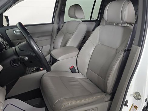 Used 2010 Honda Pilot EX-L image 16