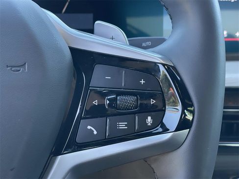 Used 2025 BMW 330i xDrive Sedan image 9