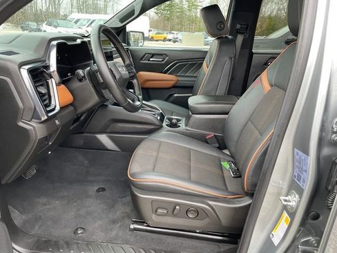 Used 2024 GMC Canyon AT4 image 39