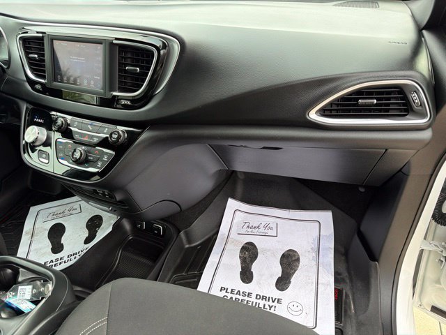 Used 2019 Chrysler Pacifica Touring Plus w/ S Appearance Package FWD image 26