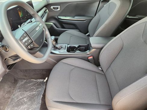 New 2026 Kia K4 LXS image 9