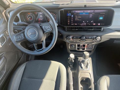 Used 2025 Jeep Wrangler Unlimited Sport AWD/4WD image 17