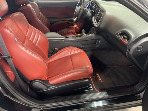 Used 2018 Dodge Challenger SRT Hellcat RWD image 10