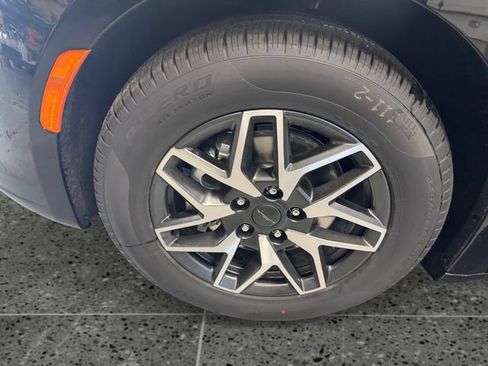 New 2027 Chrysler Pacifica Limited FWD image 28