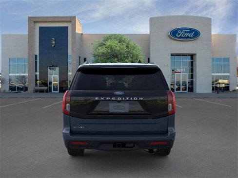New 2025 Ford Expedition Active image 5