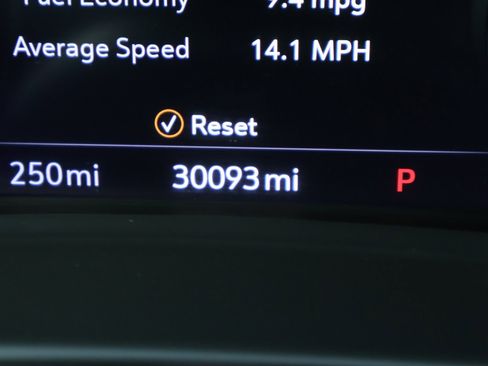 Used 2023 Buick Envision Essence image 35