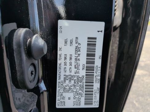 Used 2025 Toyota Tundra SR5 w/ SR5 Convenience Package AWD/4WD image 37