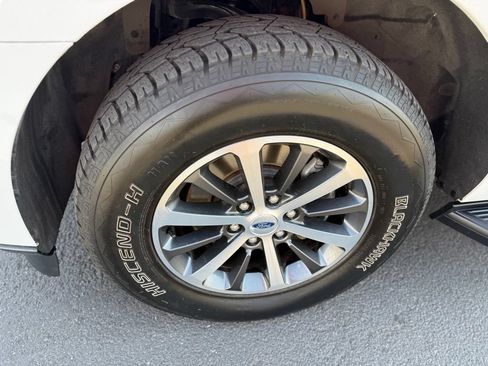 Used 2019 Ford Expedition Max XL AWD/4WD image 6