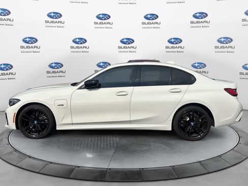 Used 2022 BMW 330e w/ M Sport Package RWD image 3
