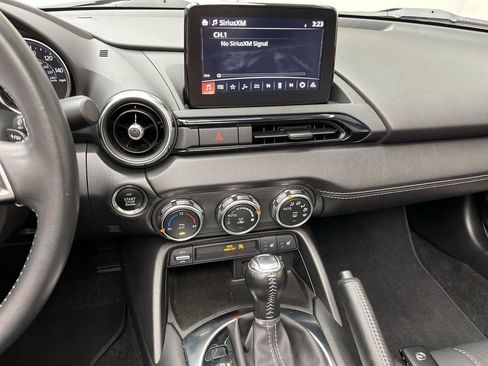 Used 2021 MAZDA MX-5 Miata RF Grand Touring RWD image 13