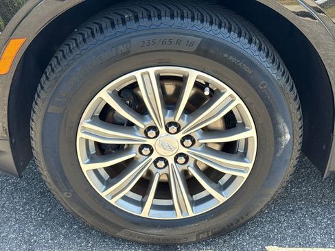 Used 2017 Cadillac XT5 Luxury w/ Driver Awareness Package FWD image 11