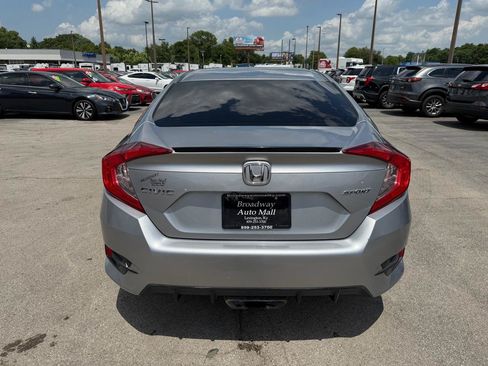 Used 2020 Honda Civic Sport image 4