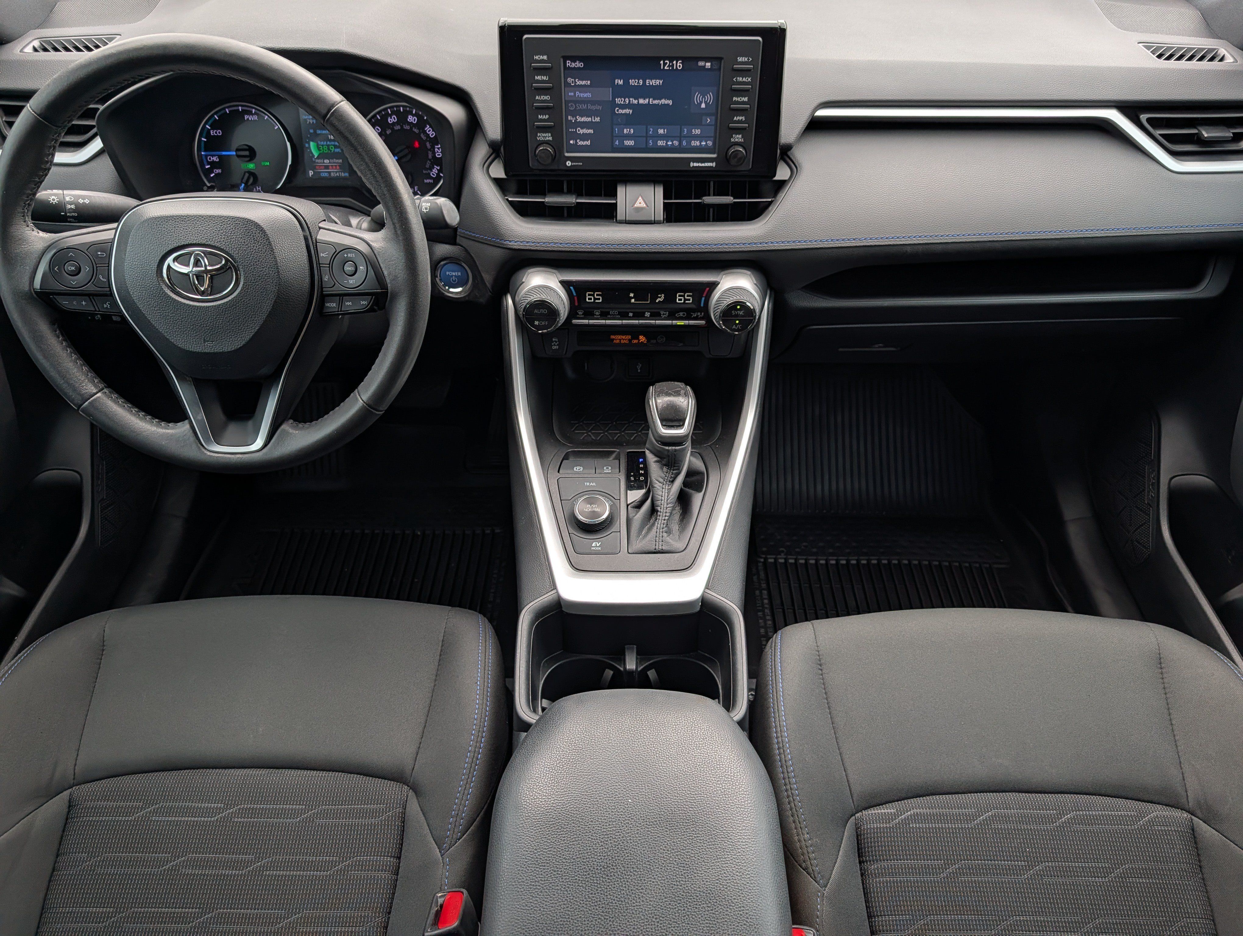 Used 2022 Toyota RAV4 SE AWD/4WD image 10