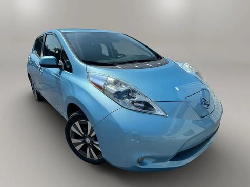 Used 2015 Nissan Leaf SV w/ LED & Quick Charge Package FWD image 2