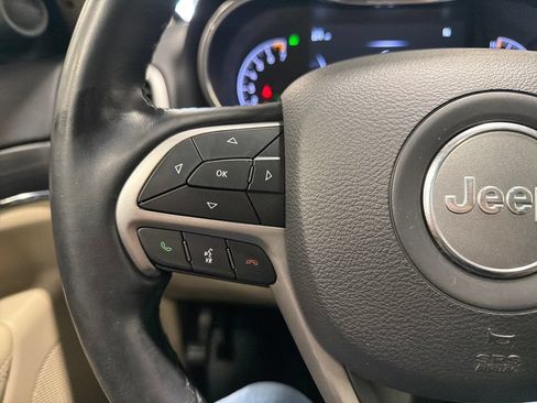 Used 2020 Jeep Grand Cherokee Limited AWD/4WD image 14