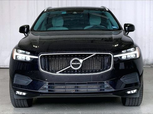 Used 2021 Volvo XC60 T5 Momentum w/ Protection Package Premier FWD image 3