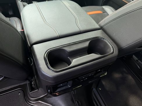 Used 2024 GMC Sierra 1500 AT4 w/ Technology Package image 32