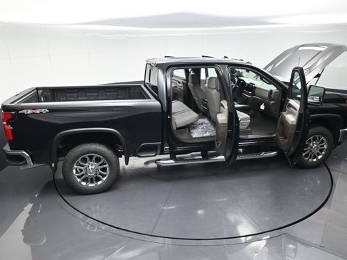New 2026 Chevrolet Silverado 2500 LTZ w/ LTZ Convenience Package AWD/4WD image 14