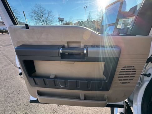 Used 2015 Ford F450 Lariat w/ Lariat Interior Package image 14