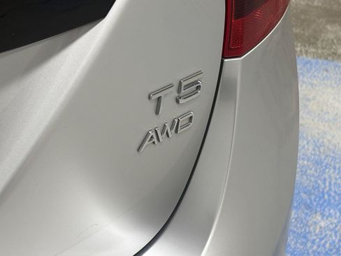 Used 2018 Volvo V60 T5 Cross Country AWD/4WD image 20