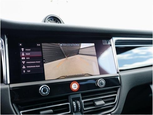 Certified 2025 Porsche Macan image 19