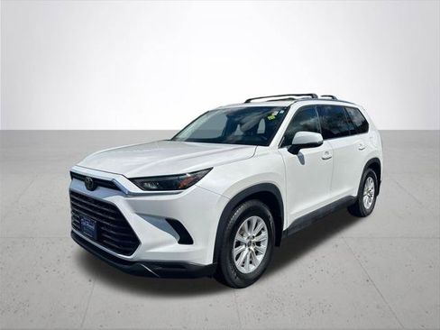 Certified 2024 Toyota Grand Highlander AWD image 2