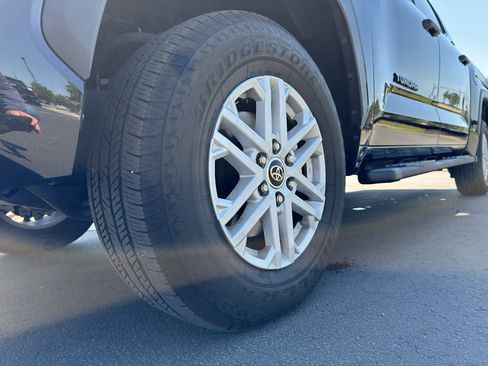 Used 2022 Toyota Tundra SR5 AWD/4WD image 17