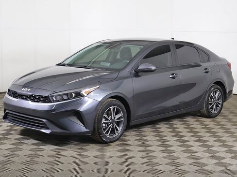 Used 2023 Kia Forte LXS w/ LXS Technology Package image 7