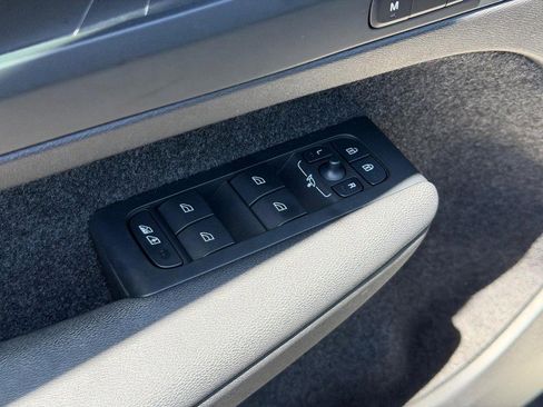 Used 2023 Volvo XC40 Recharge Ultimate AWD/4WD image 16