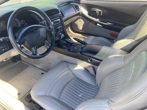 Used 2001 Chevrolet Corvette Convertible w/ Preferred Equipment Group2 RWD image 15
