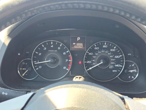 Used 2011 Subaru Outback 2.5i Premium w/ All-Weather Pkg AWD/4WD image 25