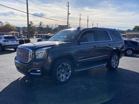 Used 2015 GMC Yukon Denali w/ Open Road Package image 9