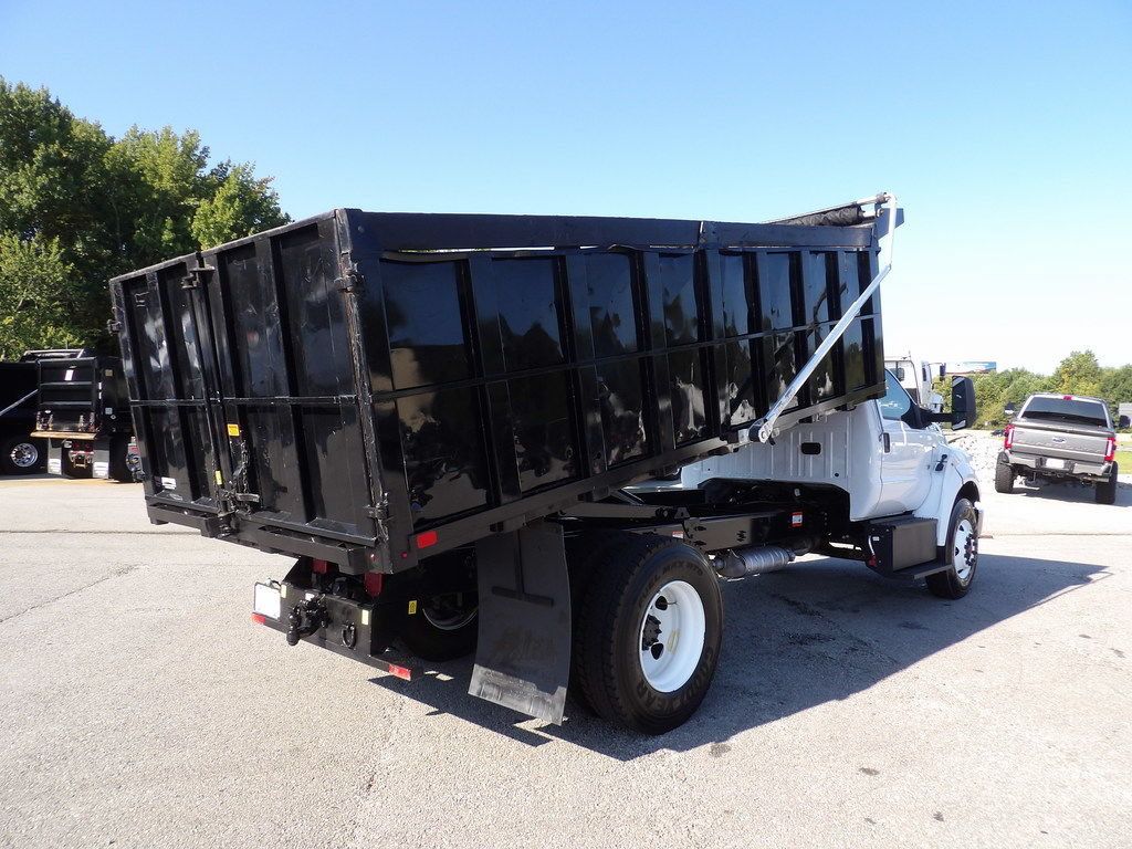 Used 2025 Ford F650 2WD Regular Cab Super Duty image 8