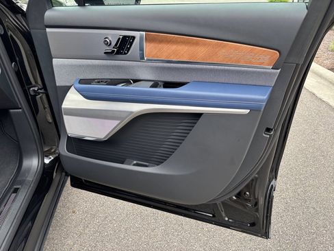 New 2026 Cadillac Vistiq Premium Luxury AWD/4WD image 31
