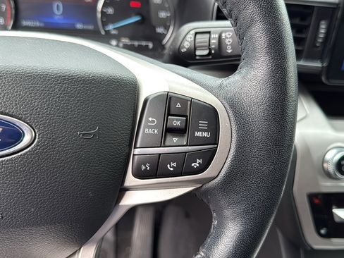 Used 2022 Ford Explorer XLT w/ Equipment Group 202A image 17