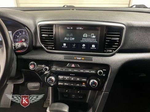 Used 2020 Kia Sportage EX image 17