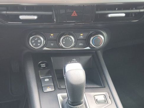 Certified 2025 Nissan Kicks S image 17