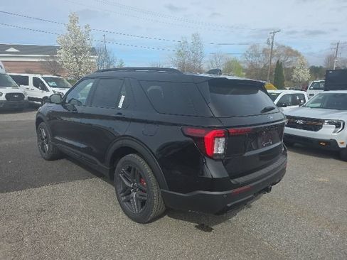 New 2026 Ford Explorer ST-Line w/ ST-Line Street Pack AWD/4WD image 8