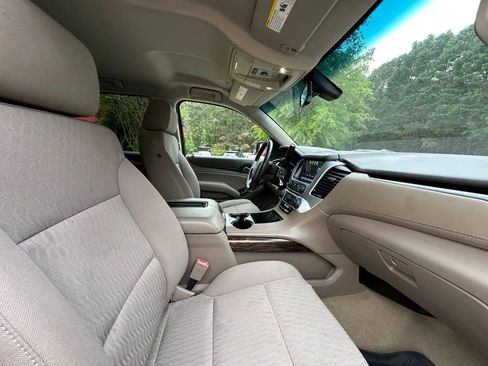 Used 2017 GMC Yukon XL SLE w/ SLE Value Package image 29