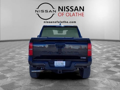 Used 2025 Toyota Tacoma TRD Off-Road image 27