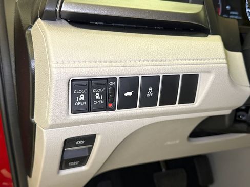 Certified 2026 Honda Odyssey EX-L image 23