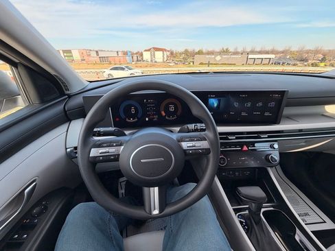 Used 2025 Hyundai Tucson SEL image 14